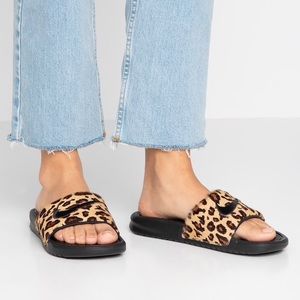 nike benassi animal print